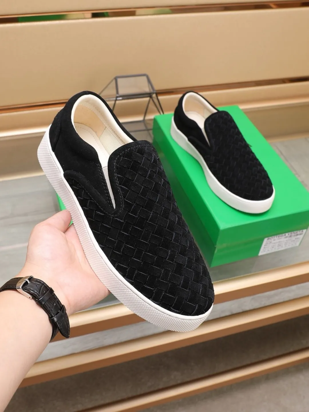 Men's men's shoes 💰Men's shoes 💰440💰🔥[BV] series of top purchasing agents 🔍Imported first-layer cowhide woven surface, cowhide foot pads lining environmentally friendly ♻️Does not fade, 💪Sole: Rubber combination original factory special original outsole ⚠Original and single goods 🔍🔍You can come in and out at will, welcome to compare ⚠Number of sizes: 38-44